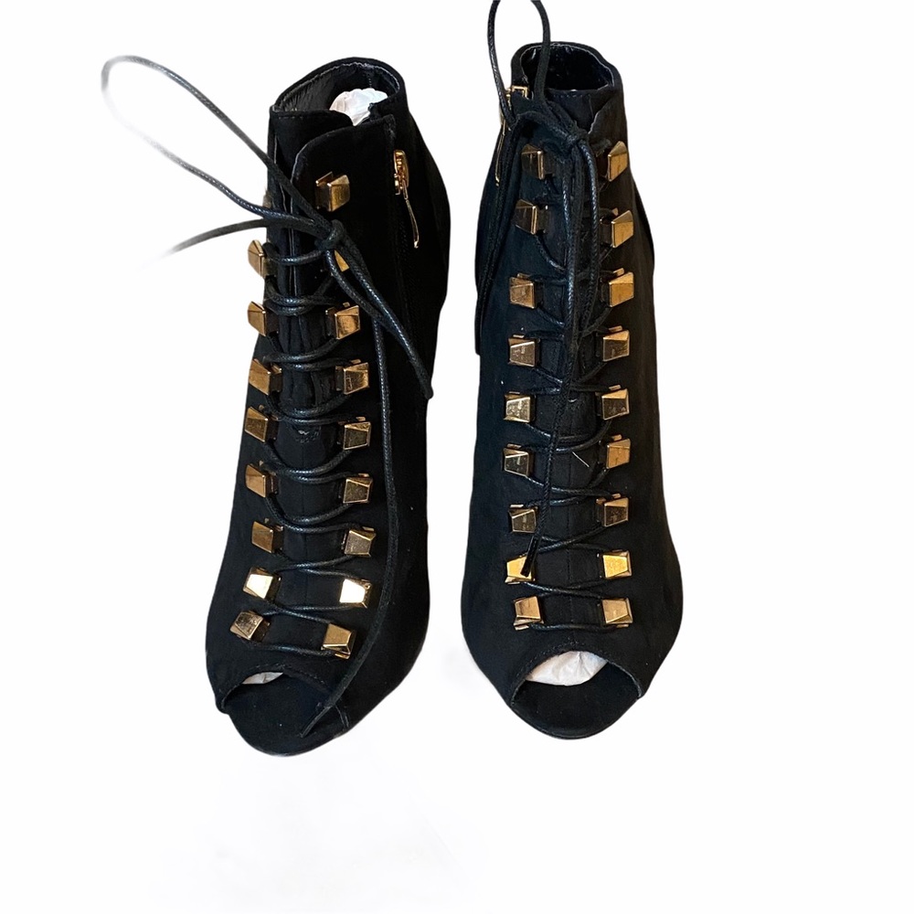 Black & Gold Lace-up bootie